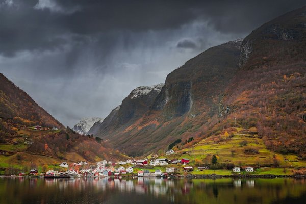 Quels sont les meilleurs itinéraires pour une découverte des fjords en Norvège?